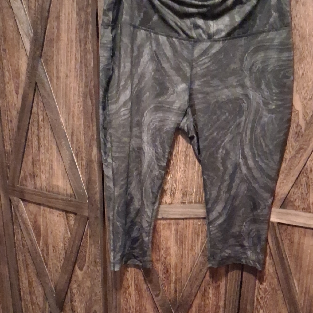 Stylish Gray Women's Capris